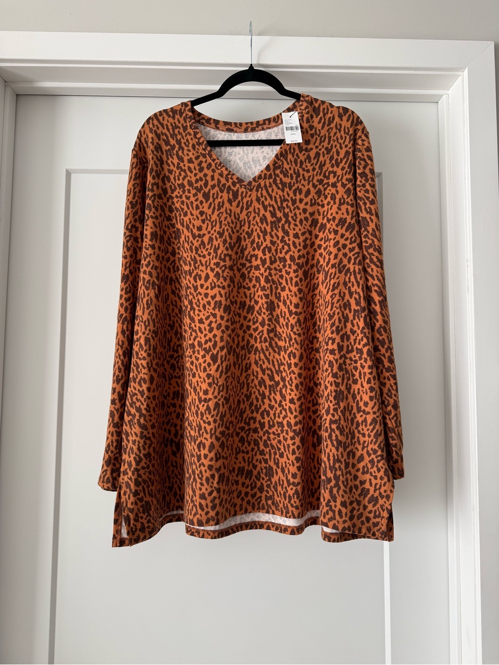 NWT-Lane Bryant Women’s V-Neck Long Sleeve Leopard Print Top - Rust Sz 22/24